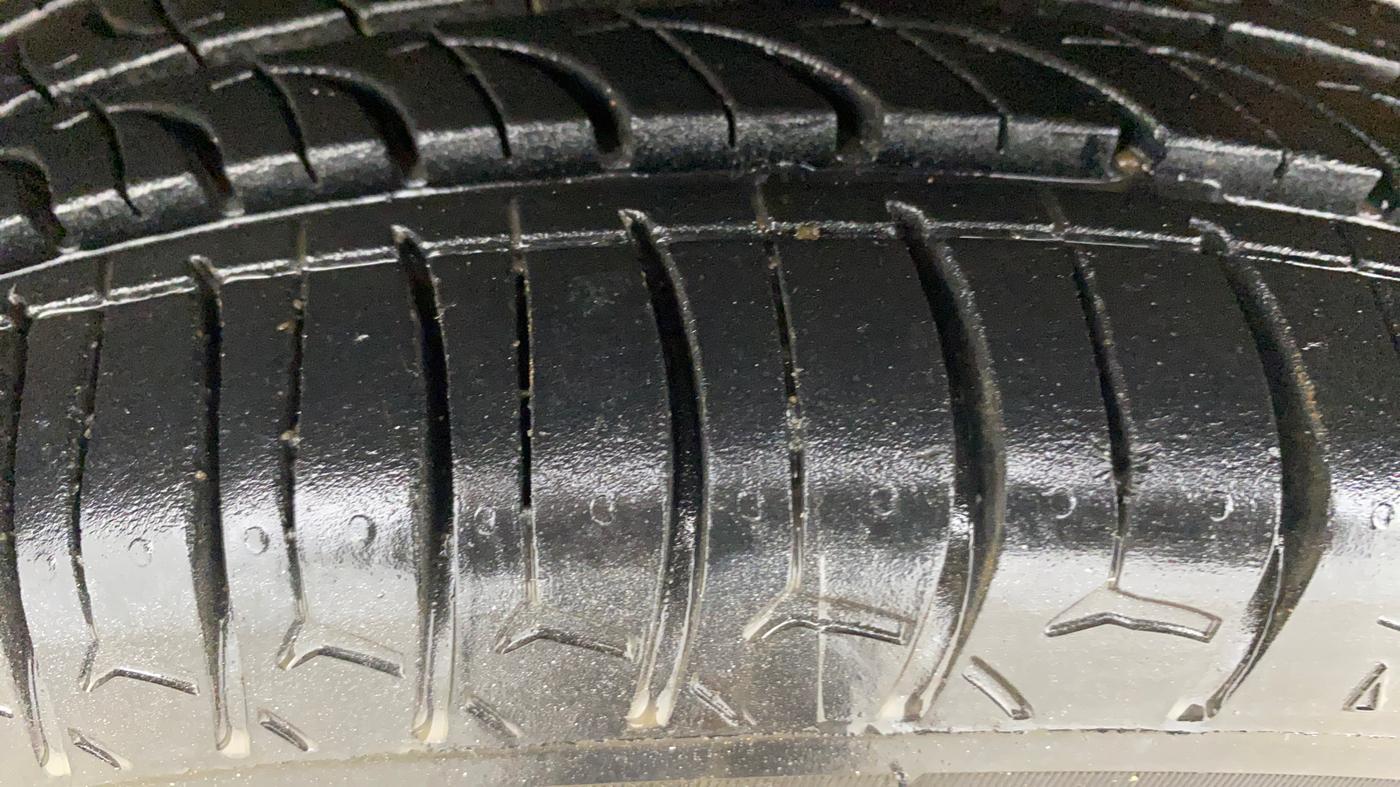 2013 Maruti Alto K10 VXI, Petrol, Manual, 66,879 km, Left Front Tyre Tread