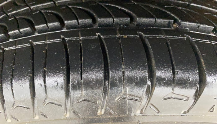 2013 Maruti Alto K10 VXI, Petrol, Manual, 66,819 km, Left Front Tyre Tread