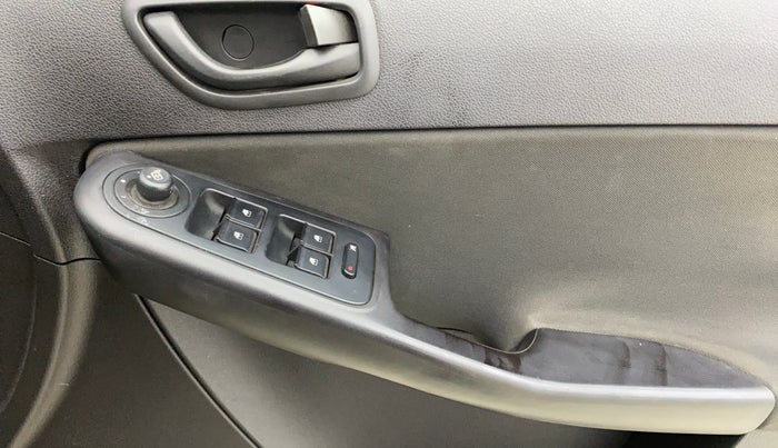 2016 Tata Zest XMS PETROL, Petrol, Manual, 30,872 km, Driver Side Door Panels Control