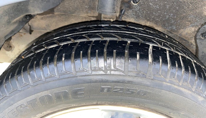 2016 Tata Zest XMS PETROL, Petrol, Manual, 30,872 km, Right Rear Tyre Tread
