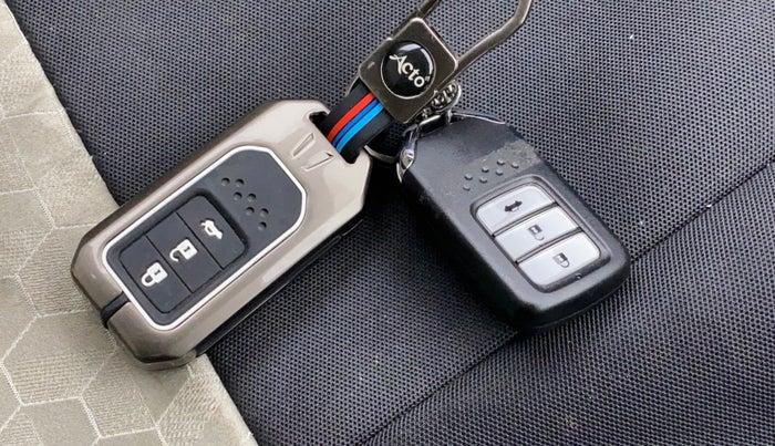 2017 Honda City 1.5L I-VTE V CVT, Petrol, Automatic, 80,707 km, Key Close Up