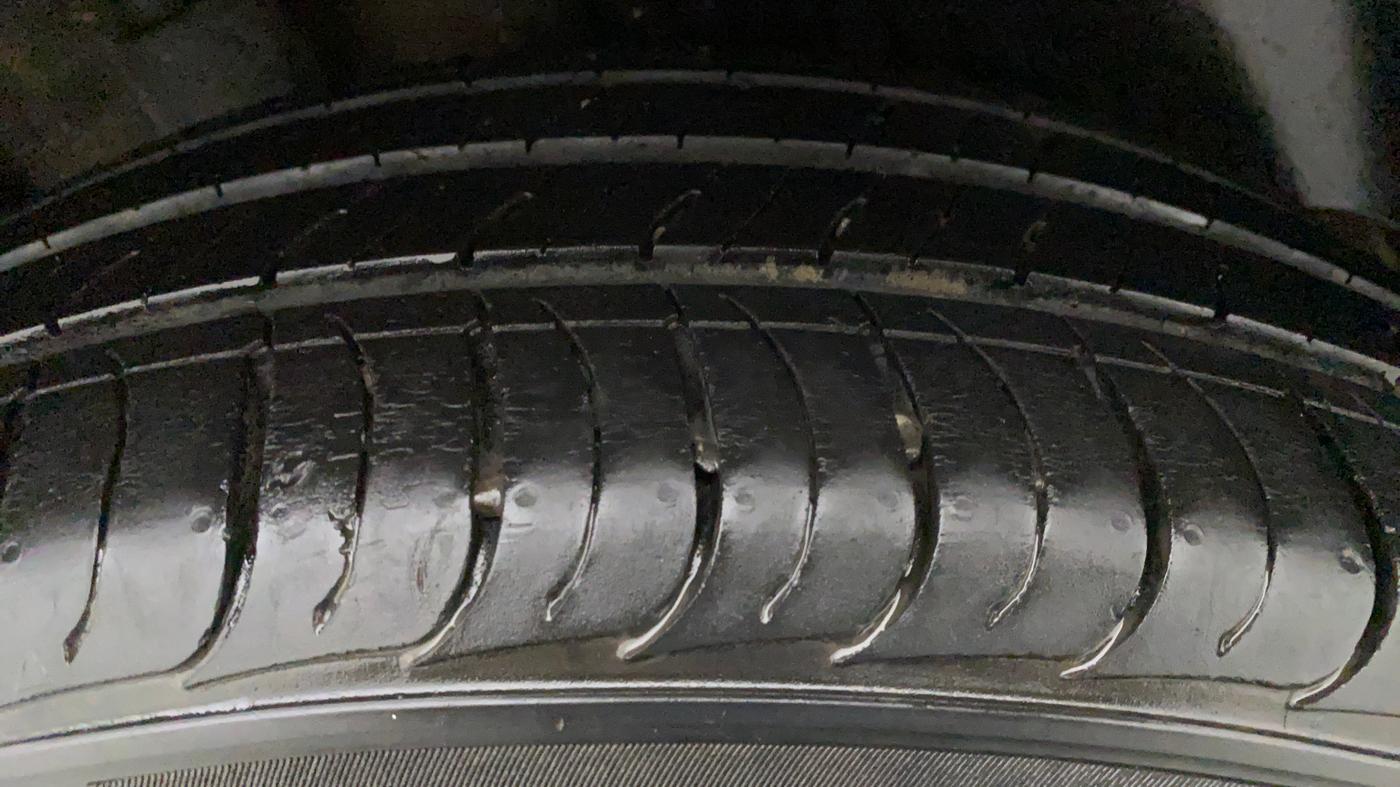 2020 KIA SELTOS HTK PLUS 1.5 DIESEL, Diesel, Manual, 29,941 km, Right Front Tyre Tread