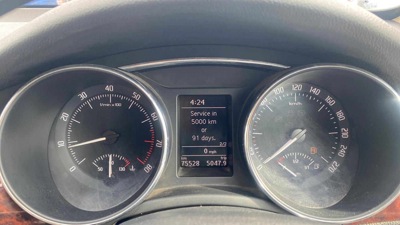 2012 Skoda Superb ELEGANCE 1.8 TSI AT, Petrol, Automatic, 75,502 km, Odometer Image