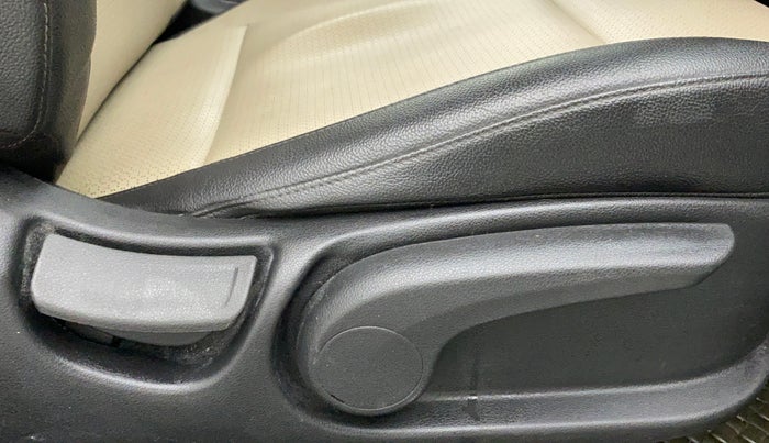 2017 Hyundai Verna 1.6 VTVT SX (O) AT, Petrol, Automatic, 95,153 km, Driver Side Adjustment Panel