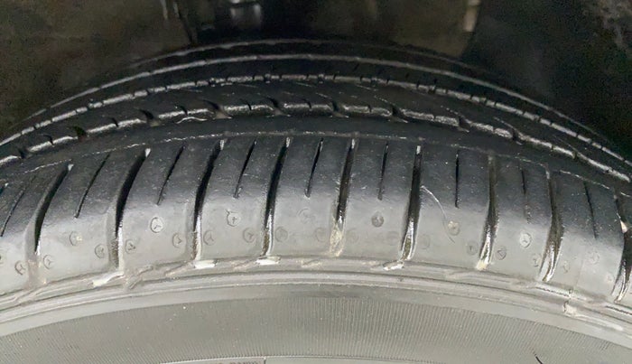 2017 Hyundai Verna 1.6 VTVT SX (O) AT, Petrol, Automatic, 95,153 km, Right Front Tyre Tread