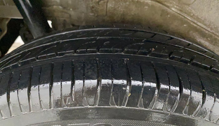 2016 Maruti Wagon R 1.0 VXI, Petrol, Manual, 74,306 km, Right Rear Tyre Tread