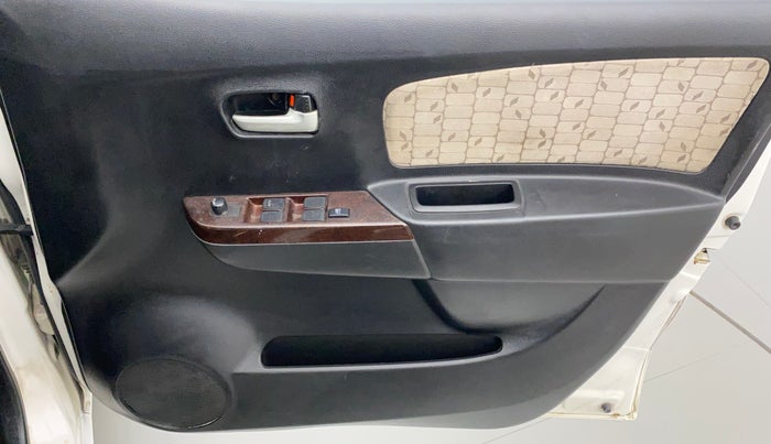 2016 Maruti Wagon R 1.0 VXI, Petrol, Manual, 74,306 km, Driver Side Door Panels Control
