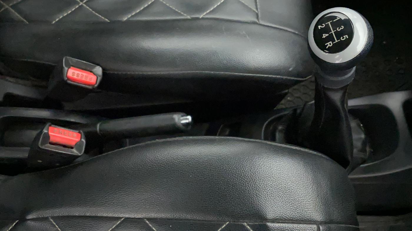 2016 Maruti Wagon R 1.0 VXI, Petrol, Manual, 74,306 km, Gear Lever