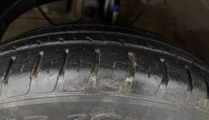2022 Maruti Dzire VXI AMT, Petrol, Automatic, 50,101 km, Left Front Tyre Tread