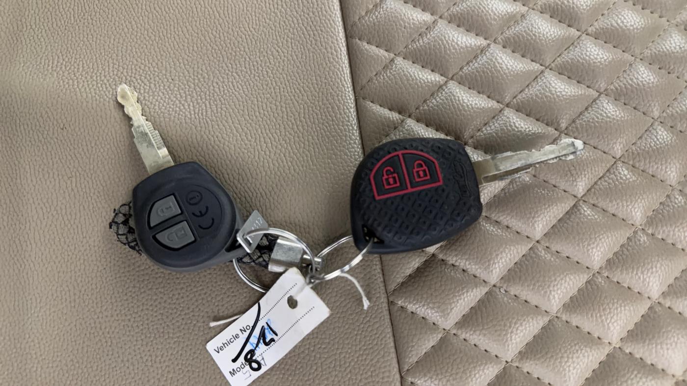 2022 Maruti Dzire VXI AMT, Petrol, Automatic, 50,101 km, Key Close Up