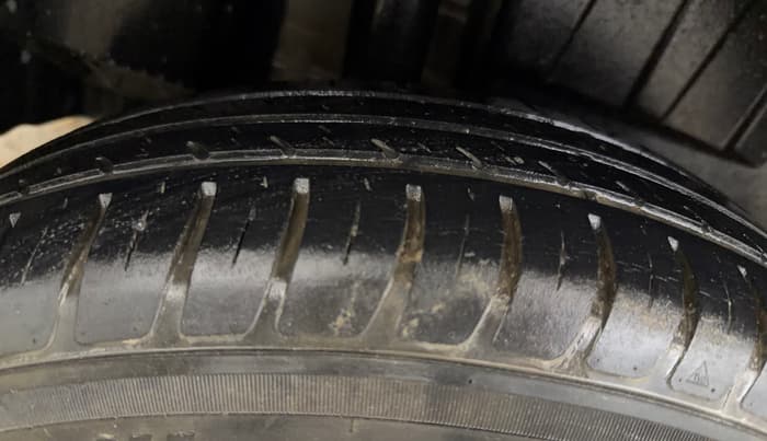2022 Maruti Dzire VXI AMT, Petrol, Automatic, 50,101 km, Right Rear Tyre Tread