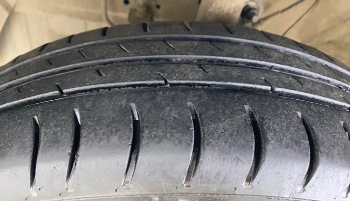 2019 Hyundai NEW SANTRO SPORTZ CNG, CNG, Manual, 80,968 km, Left Front Tyre Tread