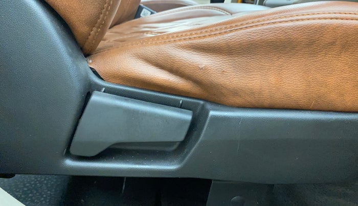 2021 Renault TRIBER RXT AMT, Petrol, Automatic, 48,169 km, Driver Side Adjustment Panel