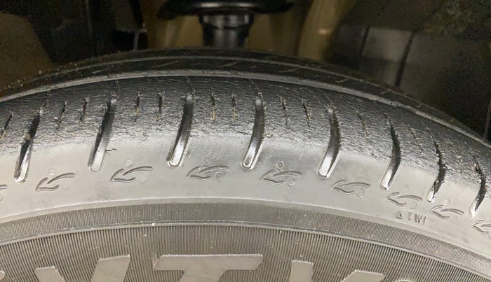 2021 Renault TRIBER RXT AMT, Petrol, Automatic, 48,169 km, Right Front Tyre Tread