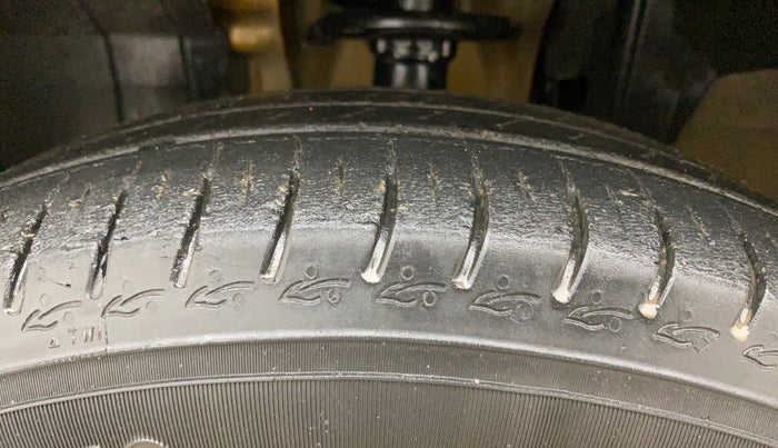 2021 Renault TRIBER RXT AMT, Petrol, Automatic, 48,169 km, Left Front Tyre Tread