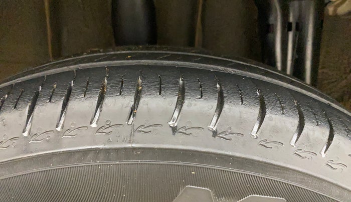 2021 Renault TRIBER RXT AMT, Petrol, Automatic, 48,169 km, Right Rear Tyre Tread