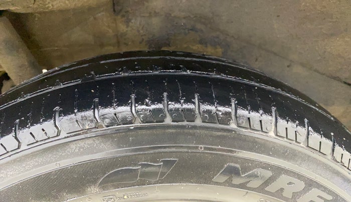 2017 Maruti Wagon R 1.0 LXI CNG, CNG, Manual, 1,01,847 km, Right Rear Tyre Tread