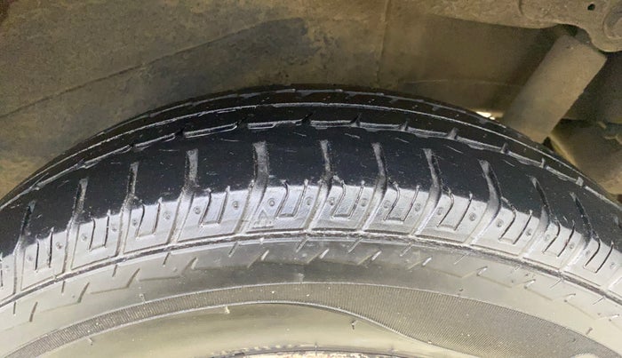 2017 Maruti Wagon R 1.0 LXI CNG, CNG, Manual, 1,01,847 km, Left Rear Tyre Tread