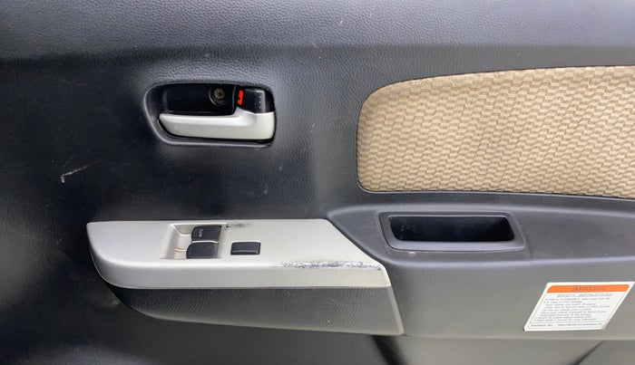2017 Maruti Wagon R 1.0 LXI CNG, CNG, Manual, 1,01,847 km, Driver Side Door Panels Control