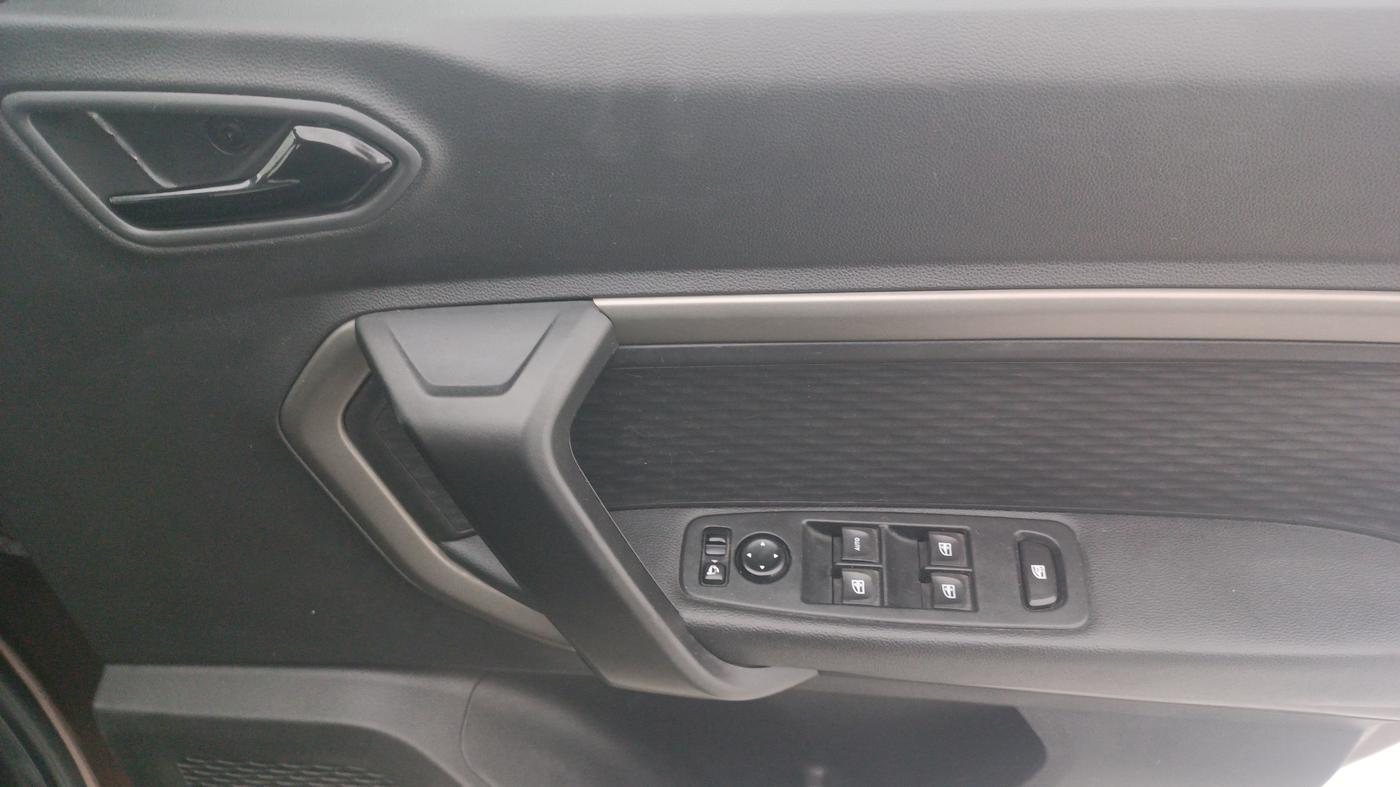 2021 Renault Kiger RXZ TURBO CVT, Petrol, Automatic, 54,310 km, Driver Side Door Panels Control