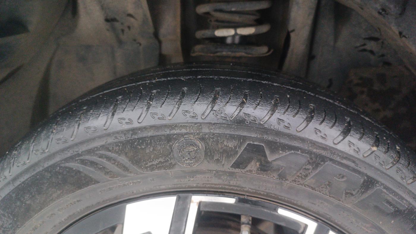 2021 Renault Kiger RXZ TURBO CVT, Petrol, Automatic, 54,310 km, Left Front Tyre Tread