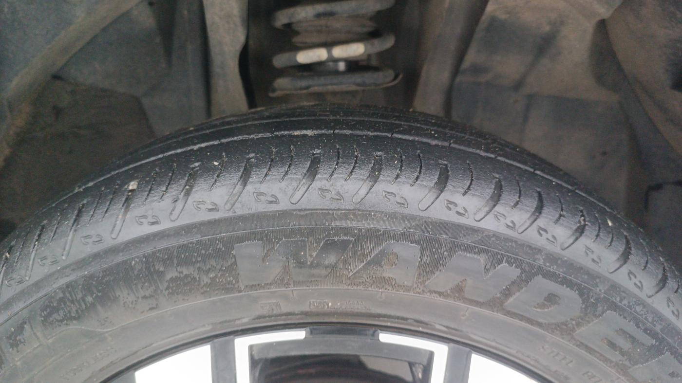 2021 Renault Kiger RXZ TURBO CVT, Petrol, Automatic, 54,310 km, Right Front Tyre Tread