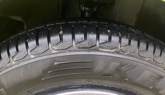 2016 Datsun Redi Go T (O), Petrol, Manual, 32,393 km, Right Front Tyre Tread