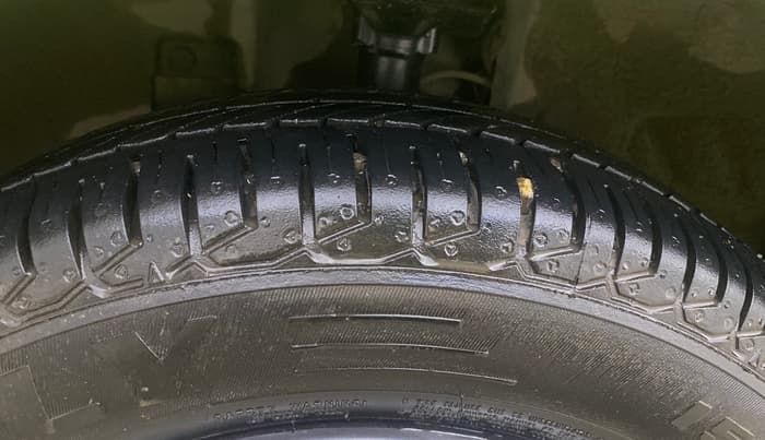 2016 Datsun Redi Go T (O), Petrol, Manual, 32,393 km, Left Front Tyre Tread