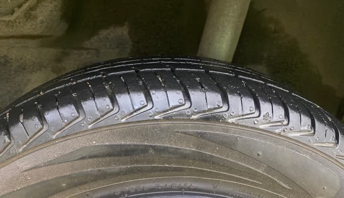 2016 Datsun Redi Go T (O), Petrol, Manual, 32,393 km, Left Rear Tyre Tread