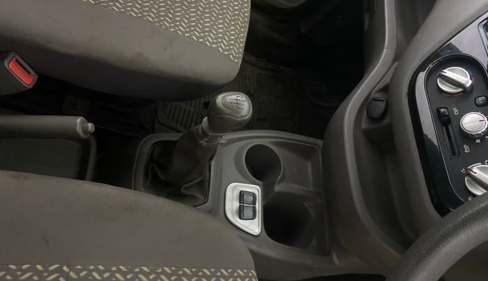 2016 Datsun Redi Go T (O), Petrol, Manual, 32,393 km, Gear Lever