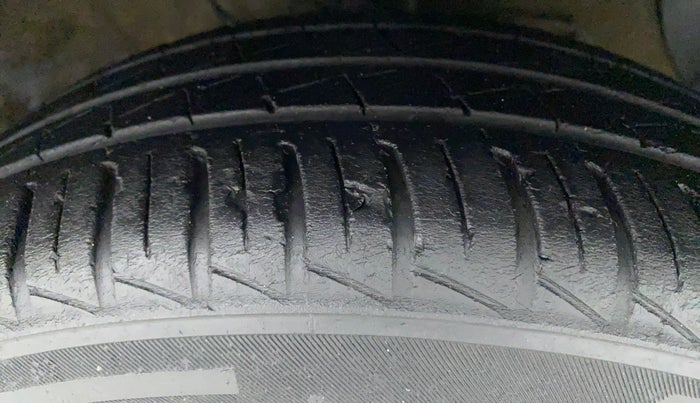 2020 Hyundai AURA S 1.2, Petrol, Manual, 42,388 km, Right Front Tyre Tread