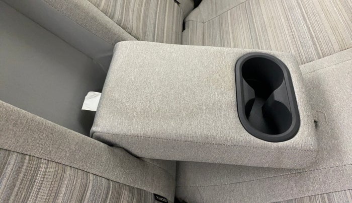 2020 Hyundai AURA S 1.2, Petrol, Manual, 42,388 km, Second-row right seat - Armrest has minor damage