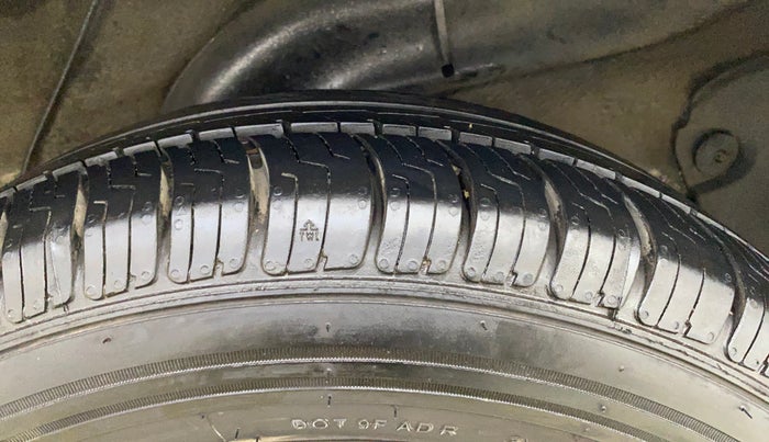 2016 Hyundai Verna 1.6 CRDI S, Diesel, Manual, 1,20,751 km, Left Rear Tyre Tread