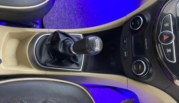 2016 Hyundai Verna 1.6 CRDI S, Diesel, Manual, 1,20,751 km, Gear Lever