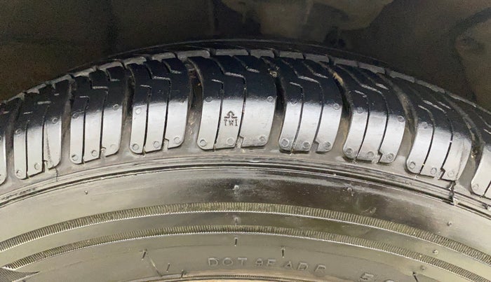 2016 Hyundai Verna 1.6 CRDI S, Diesel, Manual, 1,20,751 km, Right Front Tyre Tread