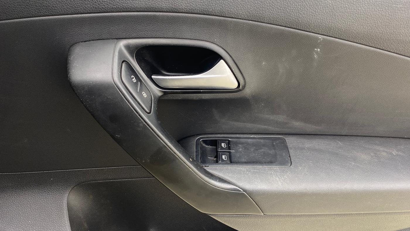2015 Volkswagen Polo TRENDLINE 1.2L PETROL, Petrol, Manual, 56,382 km, Driver Side Door Panels Control