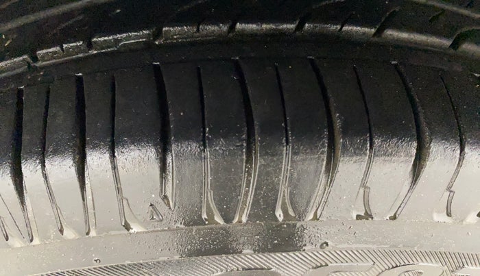 2015 Hyundai Xcent SX 1.1 CRDI, Diesel, Manual, 78,378 km, Left Front Tyre Tread