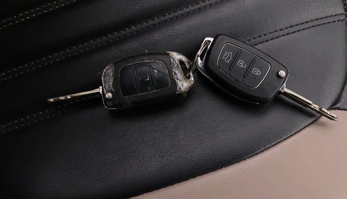 2015 Hyundai Xcent SX 1.1 CRDI, Diesel, Manual, 78,378 km, Key Close Up