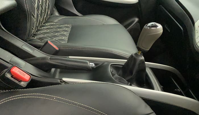 2018 Maruti Baleno DELTA PETROL 1.2, Petrol, Manual, 1,00,738 km, Gear Lever