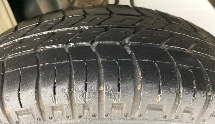 2018 Maruti Alto 800 LXI, Petrol, Manual, 28,440 km, Left Rear Tyre Tread