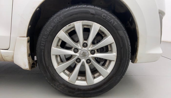 2015 Maruti Ertiga ZXI, Petrol, Manual, 76,092 km, Right Front Wheel