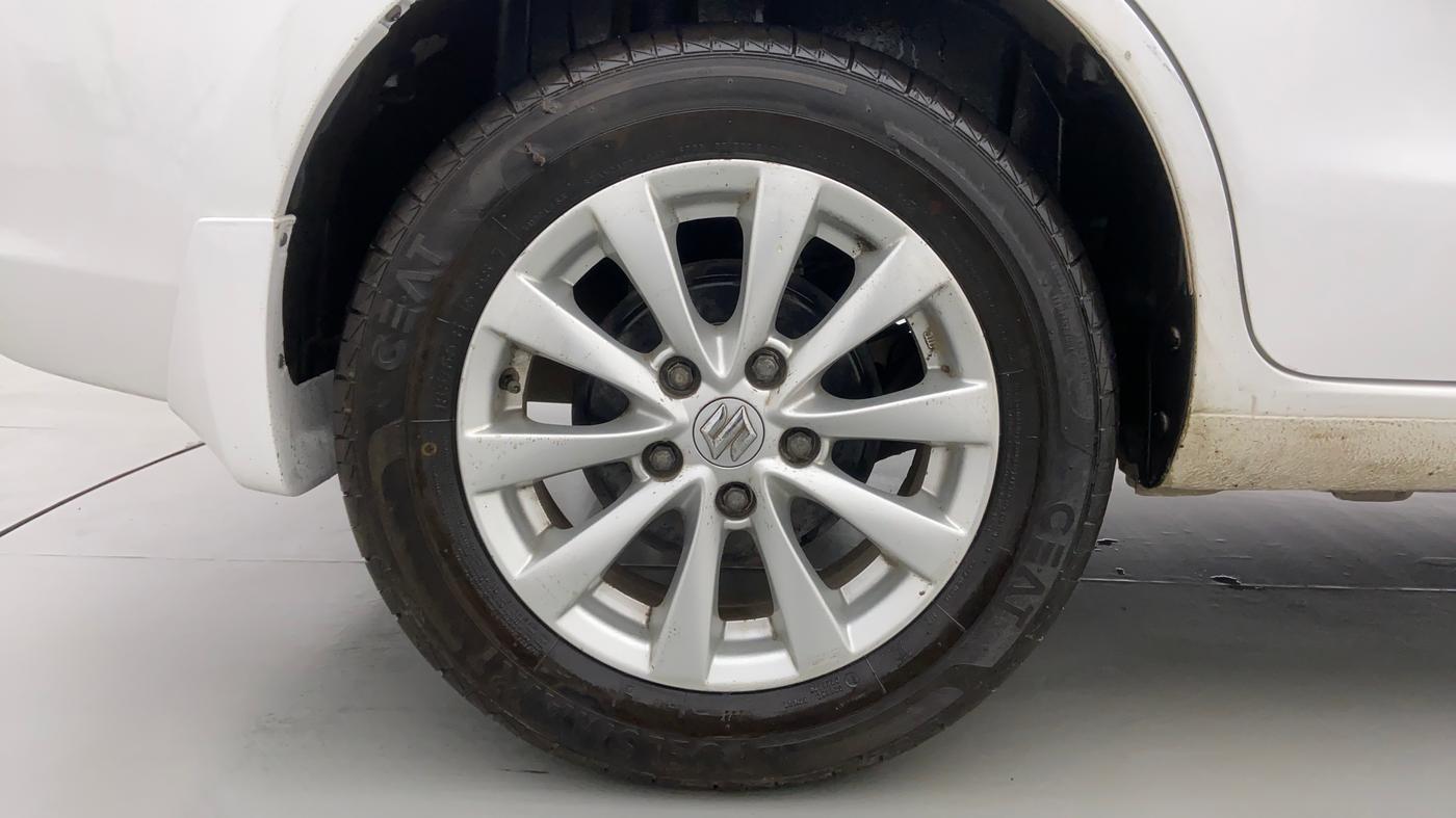 2015 Maruti Ertiga ZXI, Petrol, Manual, 76,092 km, Right Rear Wheel