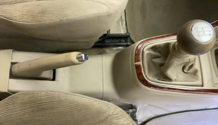 2015 Maruti Ertiga ZXI, Petrol, Manual, 76,092 km, Gear Lever