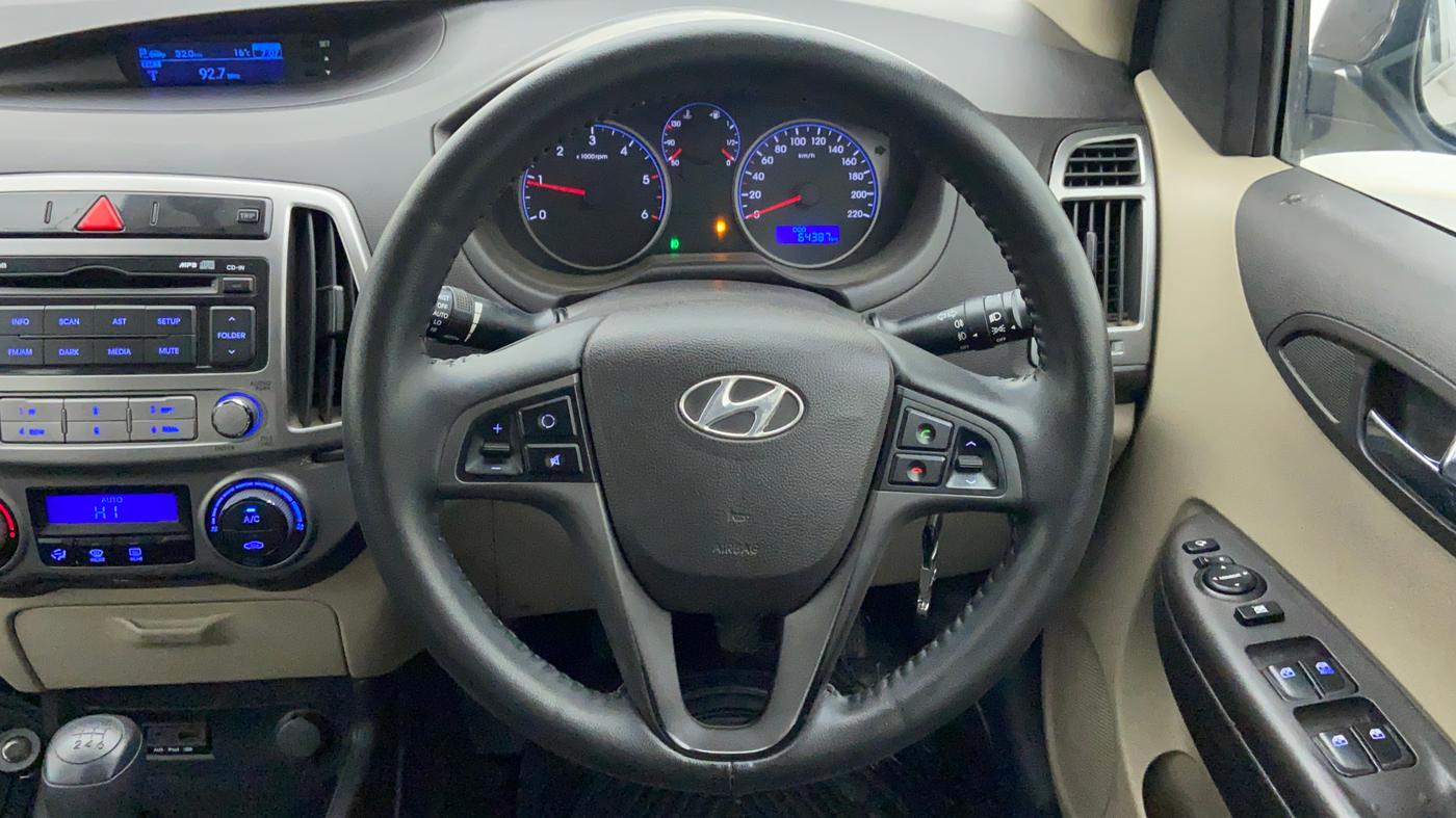 2013 Hyundai i20 SPORTZ 1.4 CRDI, Diesel, Manual, 65,221 km, Steering Wheel Close Up