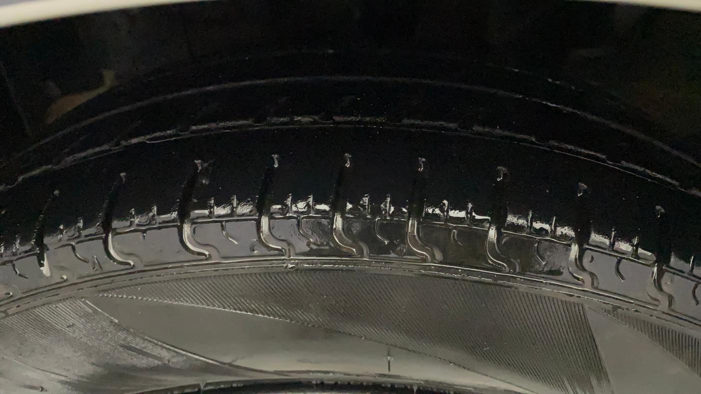 2018 Datsun Redi Go T(O) 1.0L LIMITED EDITION, Petrol, Manual, 85,983 km, Left Front Tyre Tread