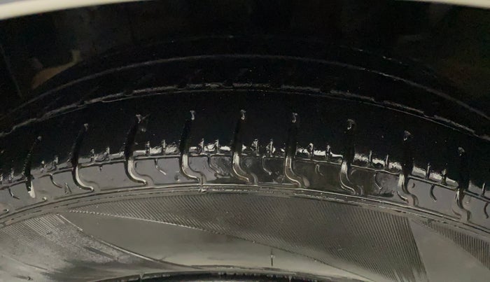 2018 Datsun Redi Go T(O) 1.0L LIMITED EDITION, Petrol, Manual, 85,956 km, Left Front Tyre Tread