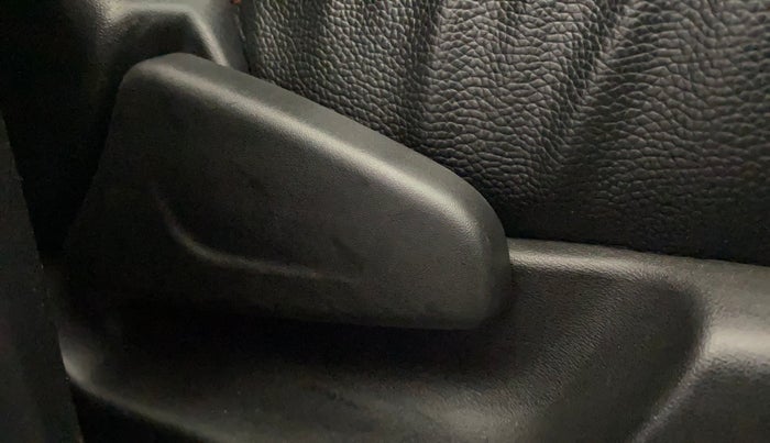 2018 Datsun Redi Go T(O) 1.0L LIMITED EDITION, Petrol, Manual, 85,956 km, Driver Side Adjustment Panel