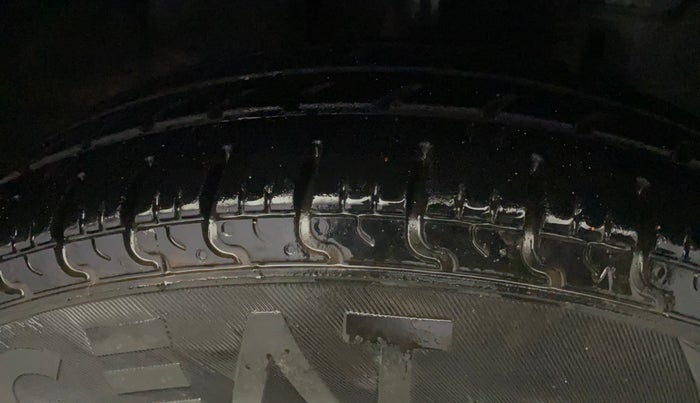 2018 Datsun Redi Go T(O) 1.0L LIMITED EDITION, Petrol, Manual, 85,956 km, Right Front Tyre Tread