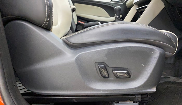 2022 MG ASTOR SHARP EX 1.5 MT, Petrol, Manual, 25,603 km, Driver Side Adjustment Panel