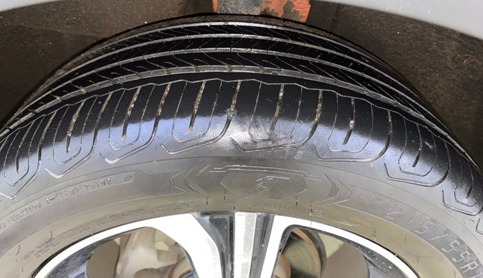 2022 MG ASTOR SHARP EX 1.5 MT, Petrol, Manual, 25,603 km, Right Rear Tyre Tread